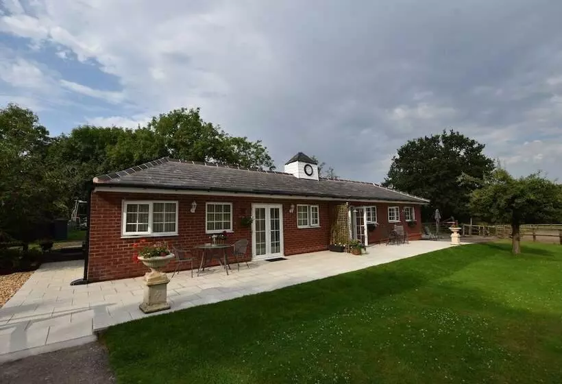 Little Rushbrook Cottages