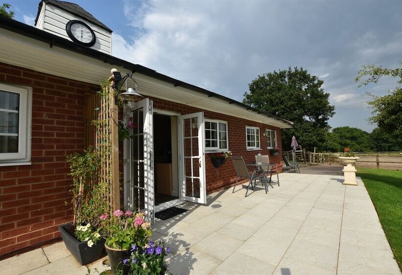 Little Rushbrook Cottages