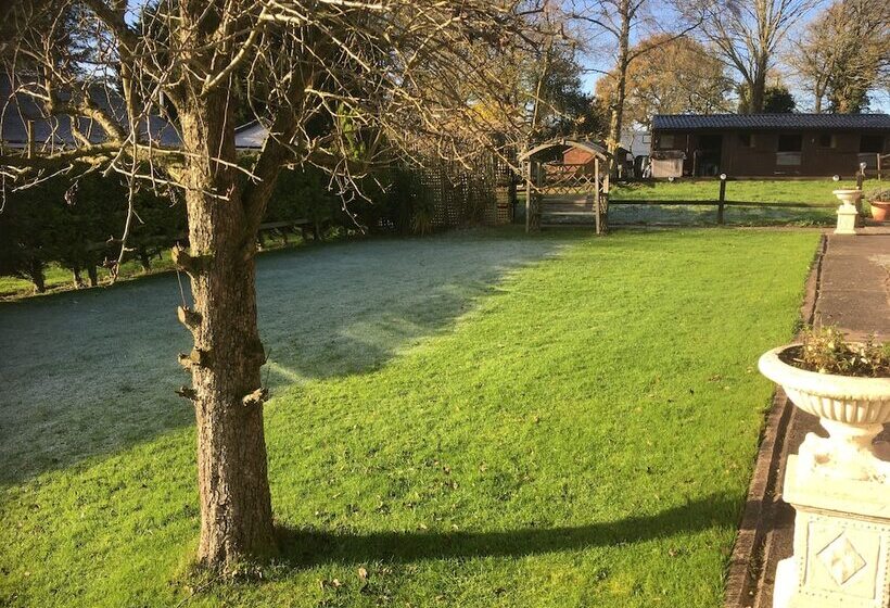 Little Rushbrook Cottages