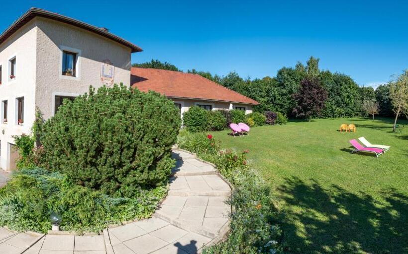 Пансион La Combe Fleurie Appartements & Chambres