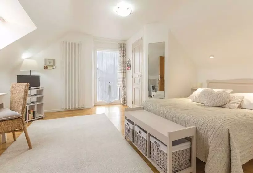 Majatalo Le Nid D'omer