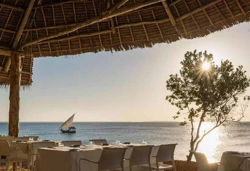Lomakeskus Sandies Baobab Beach Zanzibar