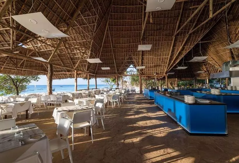 Lomakeskus Sandies Baobab Beach Zanzibar