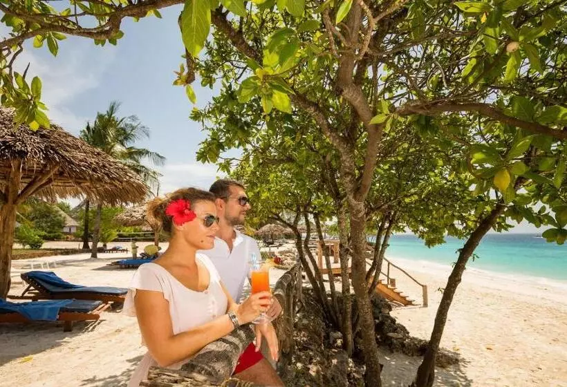 Lomakeskus Sandies Baobab Beach Zanzibar