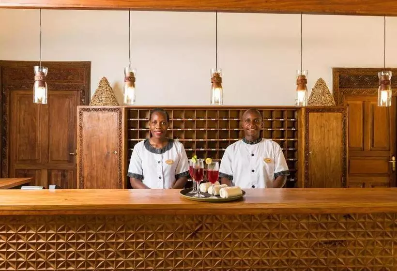 Lomakeskus Sandies Baobab Beach Zanzibar
