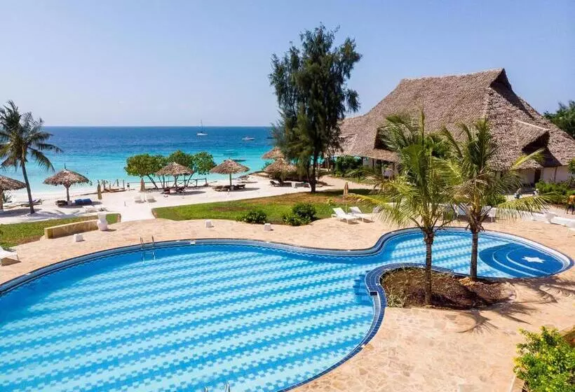 Lomakeskus Sandies Baobab Beach Zanzibar