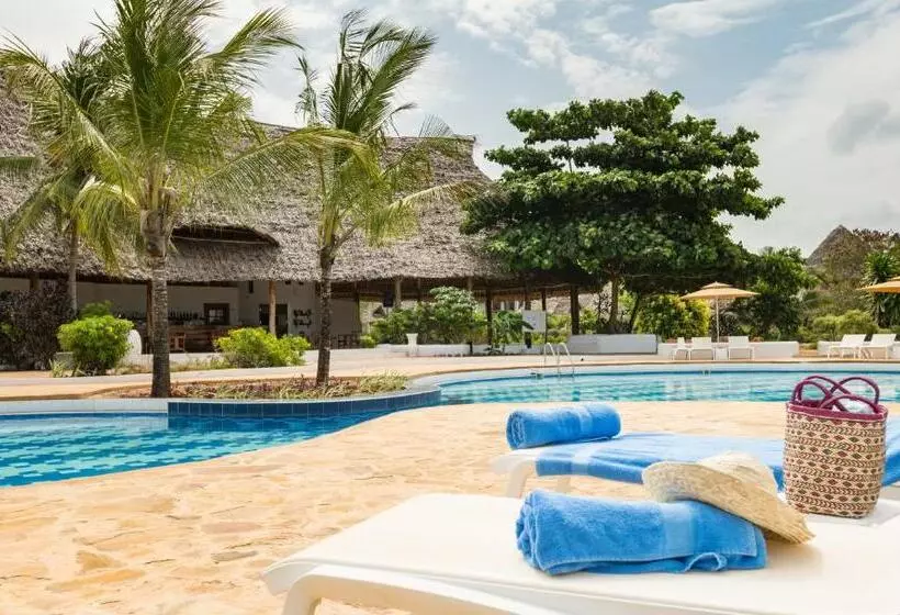 Lomakeskus Sandies Baobab Beach Zanzibar
