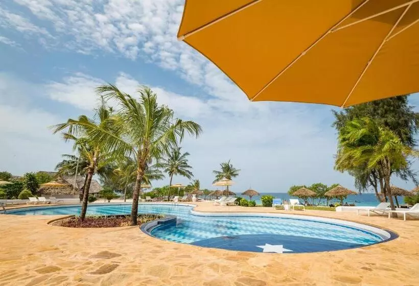 Lomakeskus Sandies Baobab Beach Zanzibar