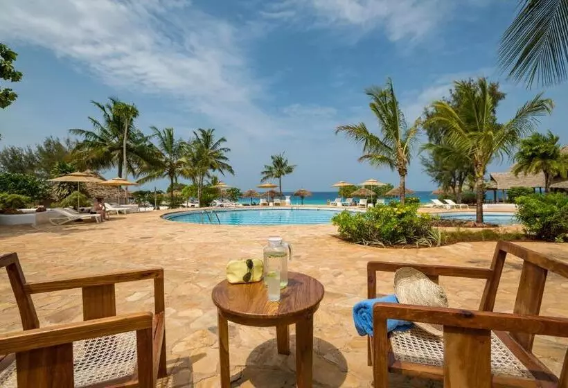 Lomakeskus Sandies Baobab Beach Zanzibar