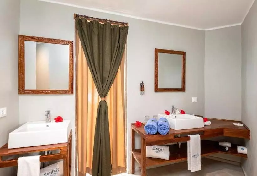 Lomakeskus Sandies Baobab Beach Zanzibar