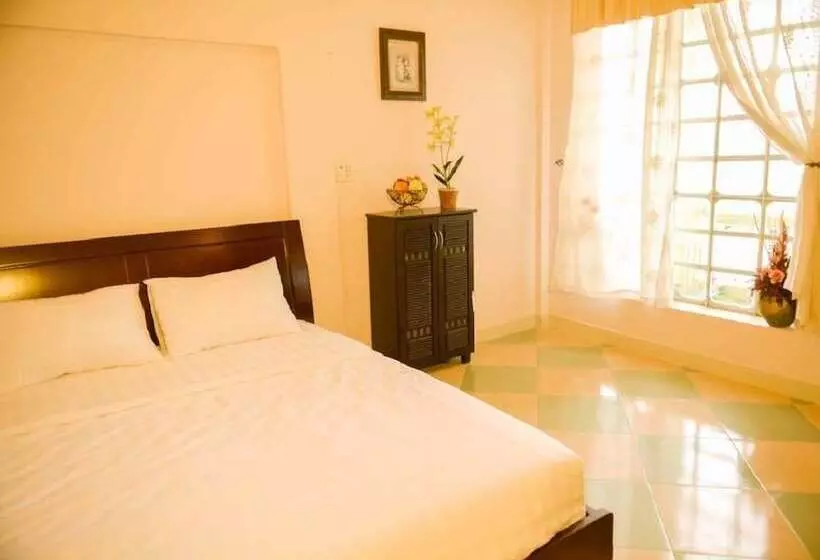 Bonjour Homestay   Hostel
