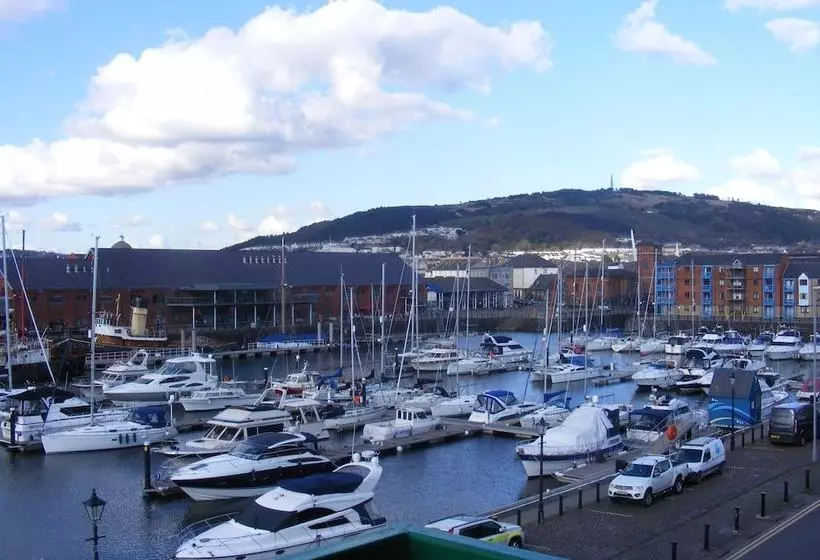 Baystays Scenic View  Trawler Road