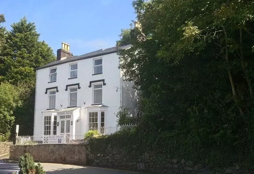 Aamiaismajoitus (B&B) Byrdir House