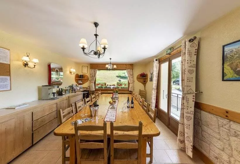 Chalet Bluebell