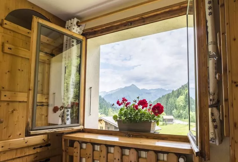 Chalet Bluebell