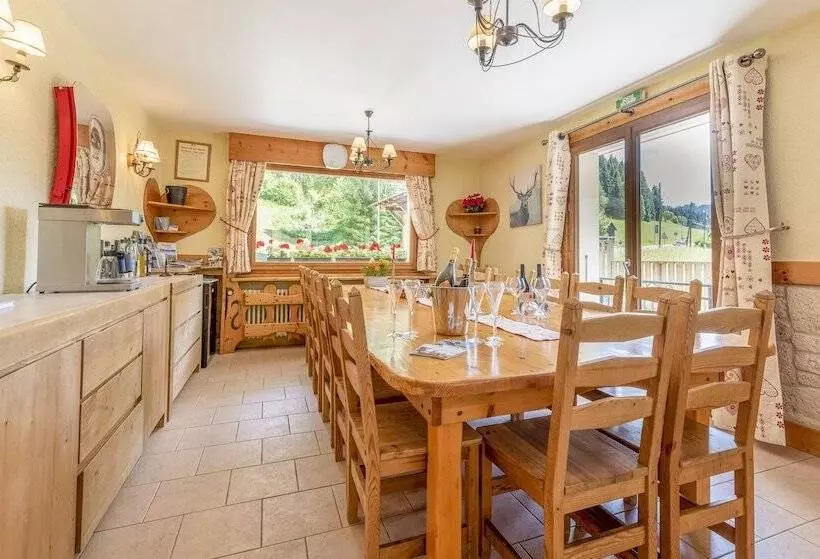 Chalet Bluebell