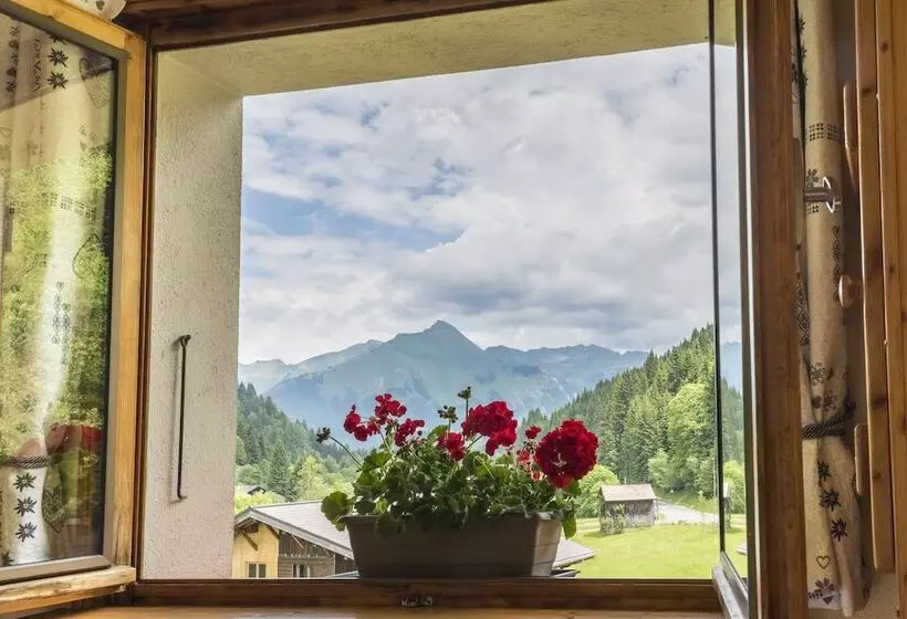 Chalet Bluebell