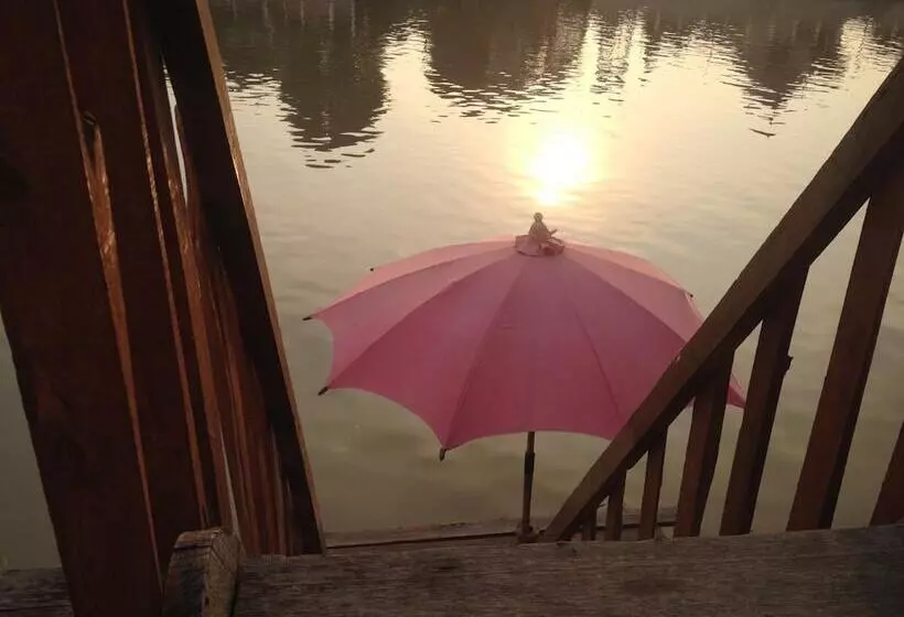 ホテル Jidapa Resort
