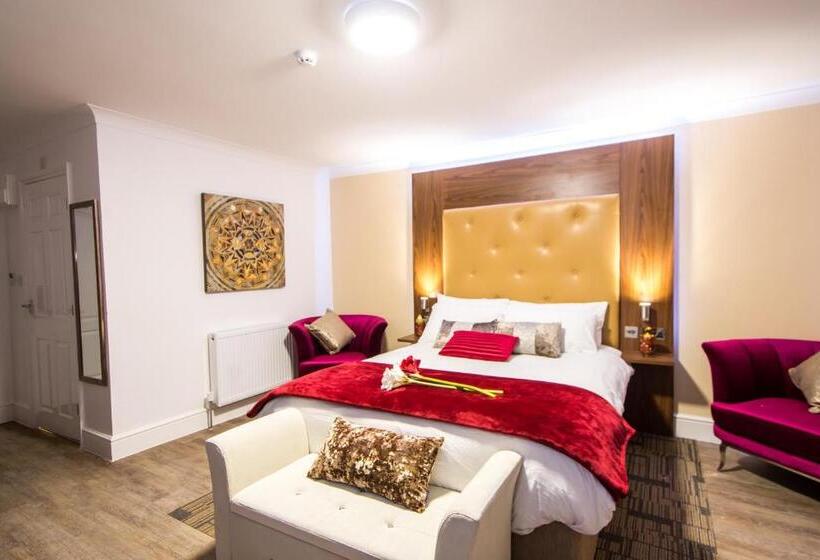 Trivelles Gatwick Hotel & Airport Parking