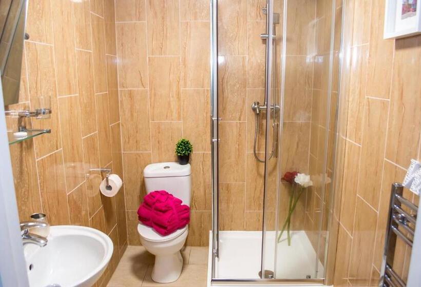 Trivelles Gatwick Hotel & Airport Parking