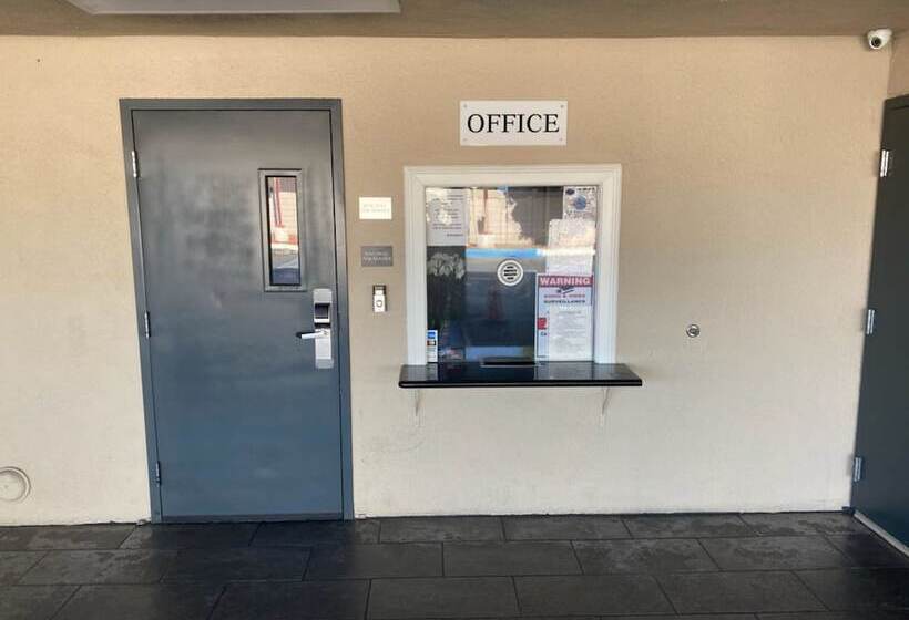 مُتل Casa Royal Inn