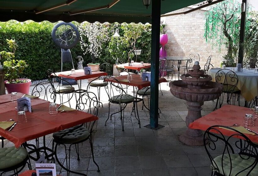 פנסיון Auberge Les Aromes