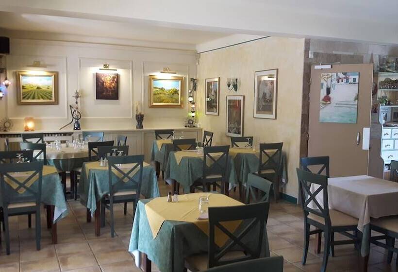 פנסיון Auberge Les Aromes