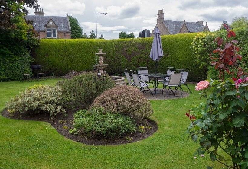 پانسیون Dionard Guest House