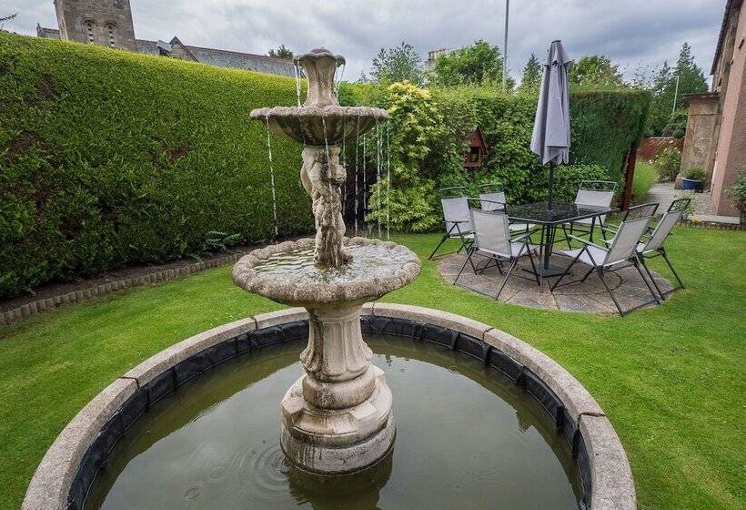 پانسیون Dionard Guest House