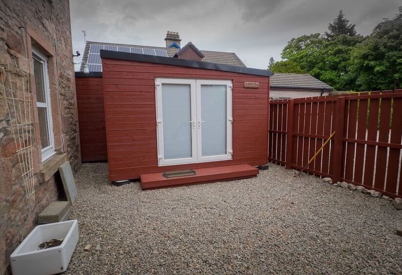 پانسیون Dionard Guest House