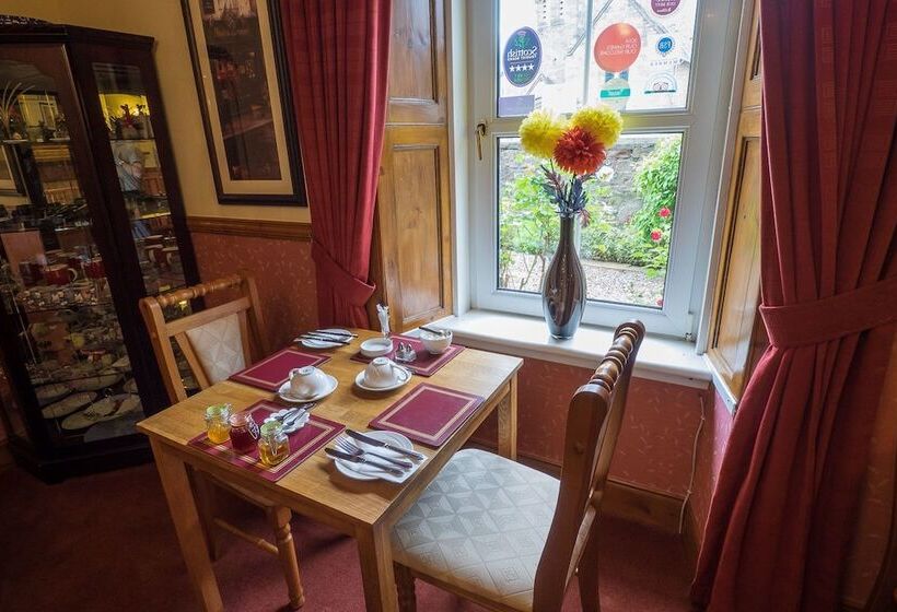 پانسیون Dionard Guest House