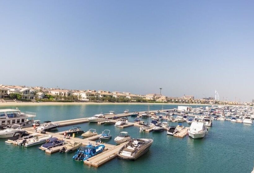 Yanjoon Holiday Homes Palm Views