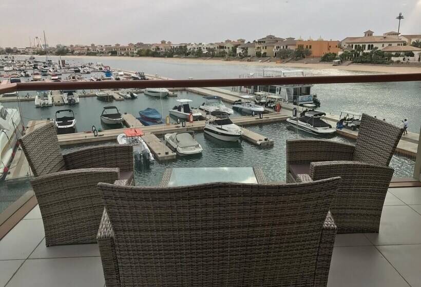 Yanjoon Holiday Homes Palm Views