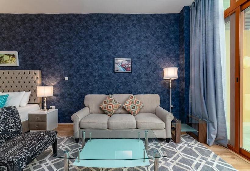 Yanjoon Holiday Homes Palm Views