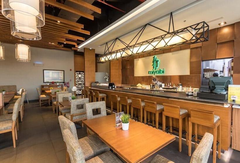 Yanjoon Holiday Homes Palm Views