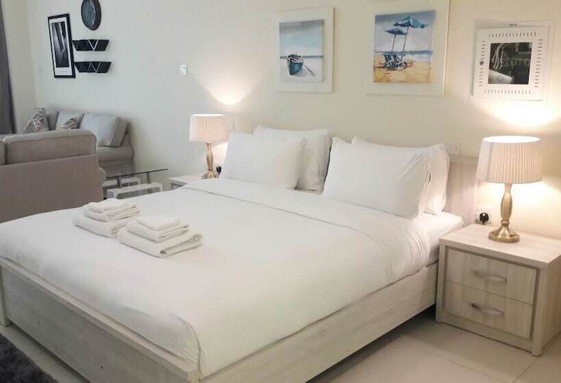 Yanjoon Holiday Homes Palm Views