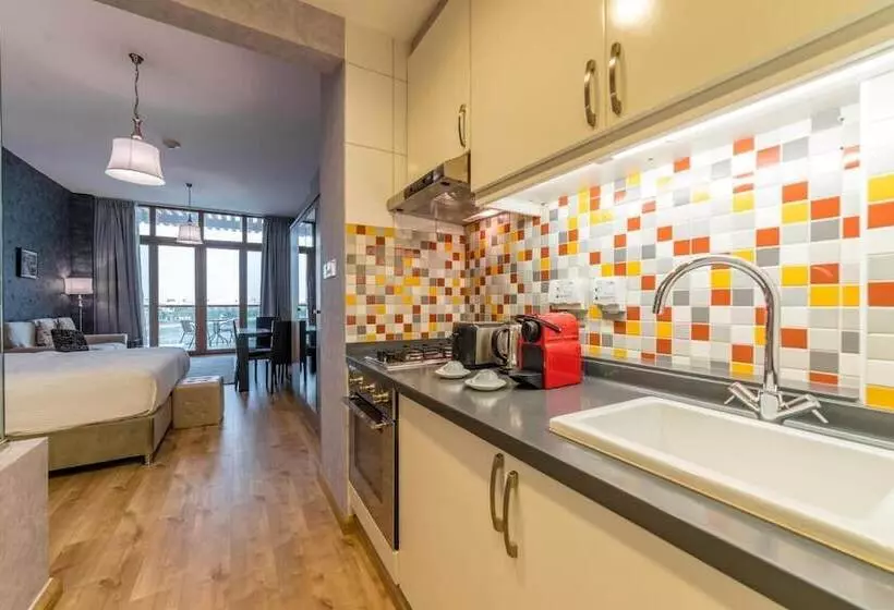 Yanjoon Holiday Homes   Palm Views