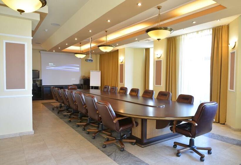 בית מלון כפרי Central