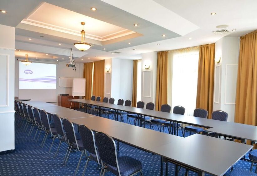 בית מלון כפרי Central