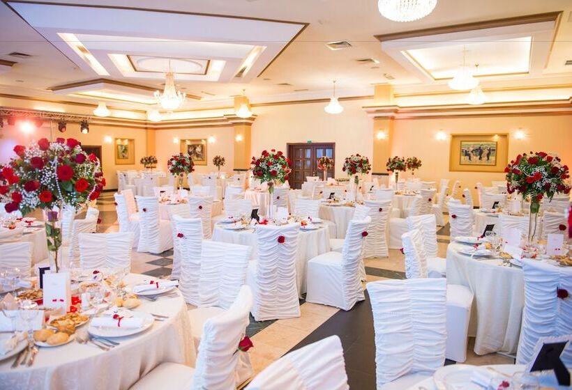 בית מלון כפרי Central