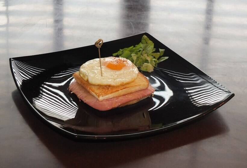 בית מלון כפרי Central