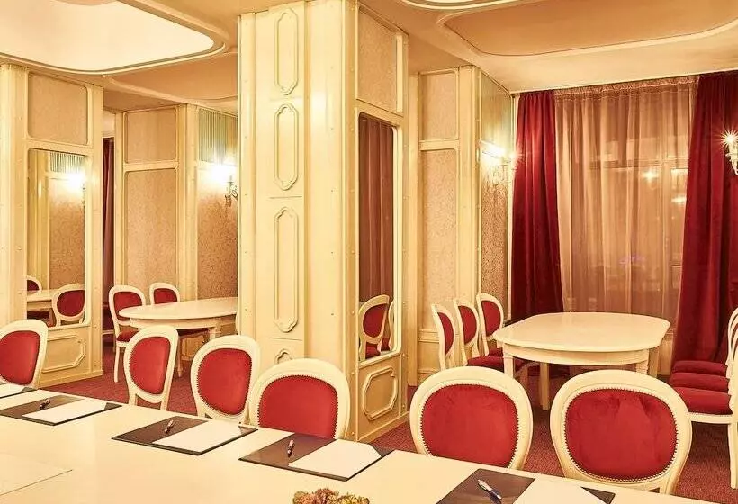 בית מלון כפרי Continental Forum Tirgu Mures