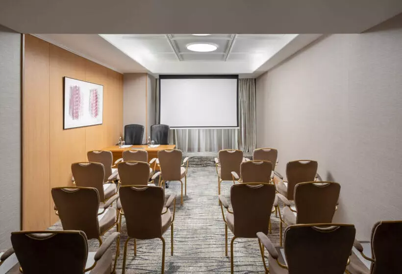 هتل Intercontinental Athenee Palace Bucharest, An Ihg