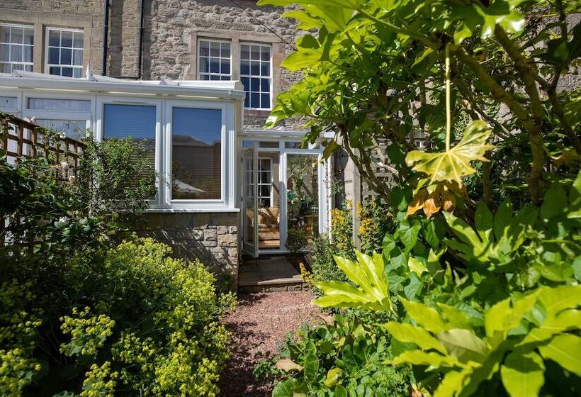 Bed and Breakfast The Old Priory Guesthouse