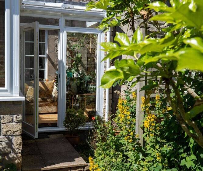 Bed and Breakfast The Old Priory Guesthouse