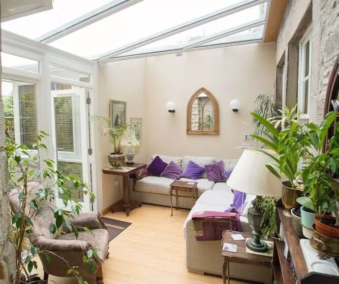 Aamiaismajoitus (B&B) The Old Priory Guesthouse