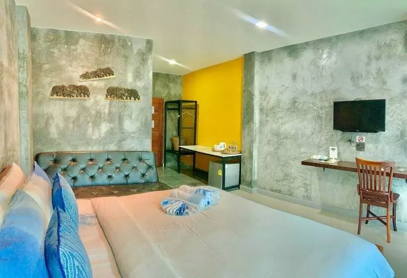 ホテル Hug Sakonnakhon