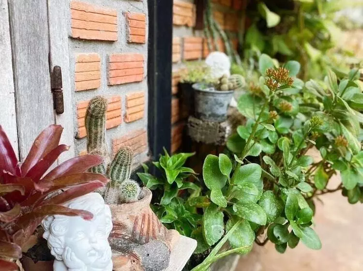 ホテル Hug Sakonnakhon