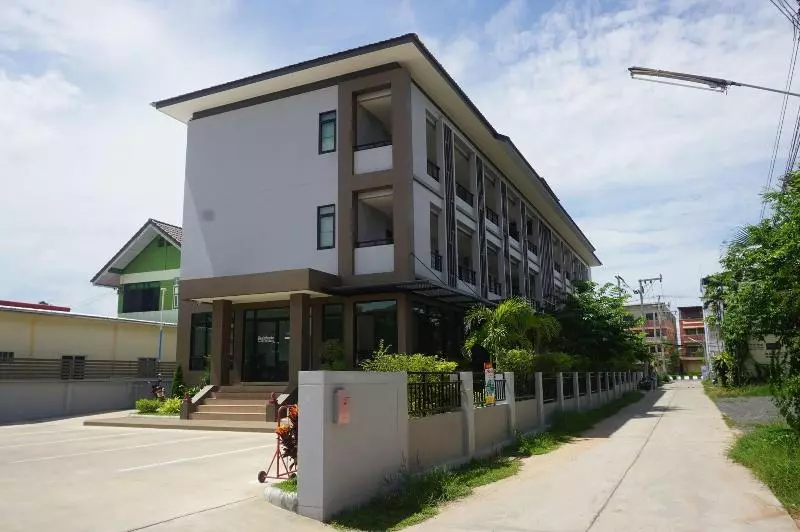 ホテル Parisa Place