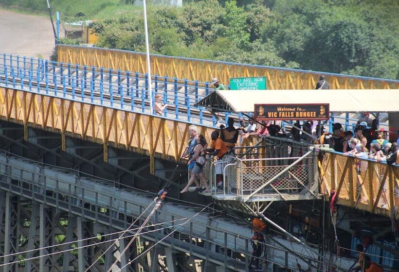 Jollyboys Camp Hostel